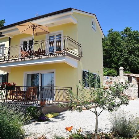 Apartments Sandra Брсеч Экстерьер фото
